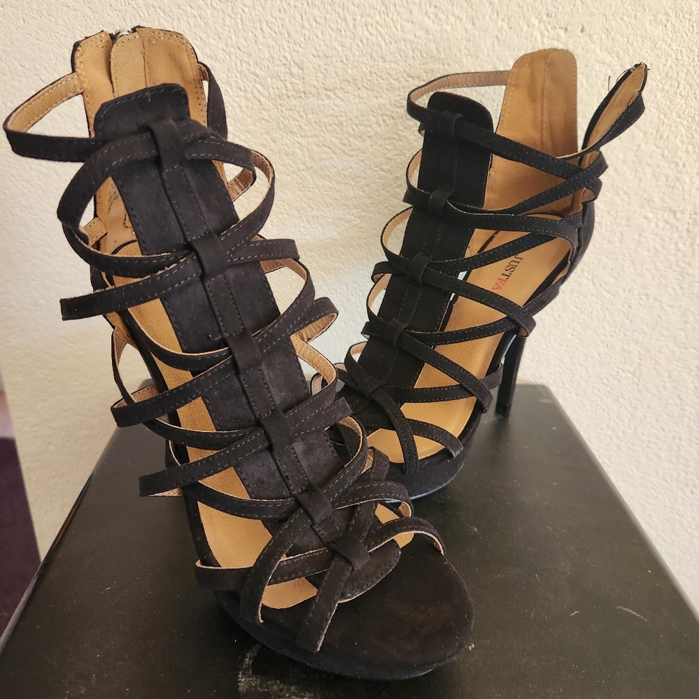 Black corsette heel size 7.5